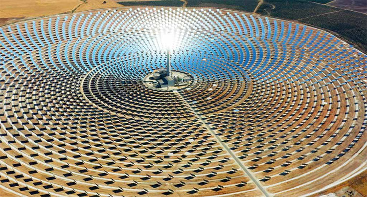 Gemasolar: central termosolar de 20 MWe de torre central desarrollada por SENER