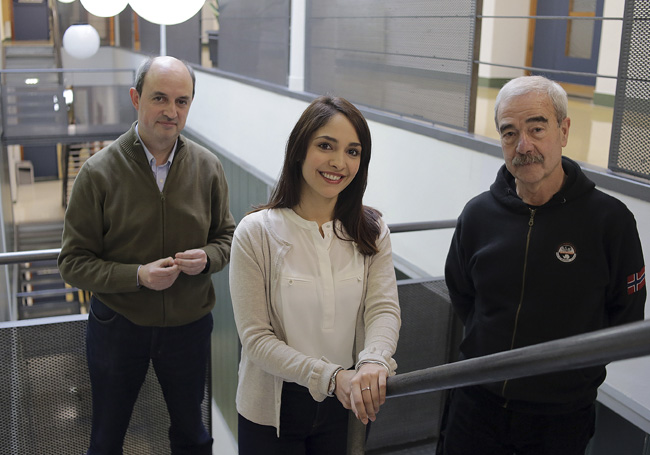 Ezkerretik eskuinera, Manuel Sánchez de Miguel, Florencia Barreto eta Enrique Arranz.