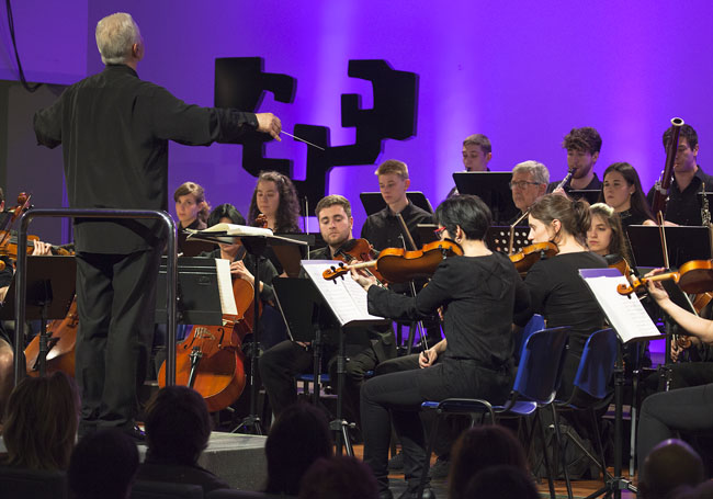 EHUorkestra Sinfonikoak bere historiako lehen kontzertua eman du