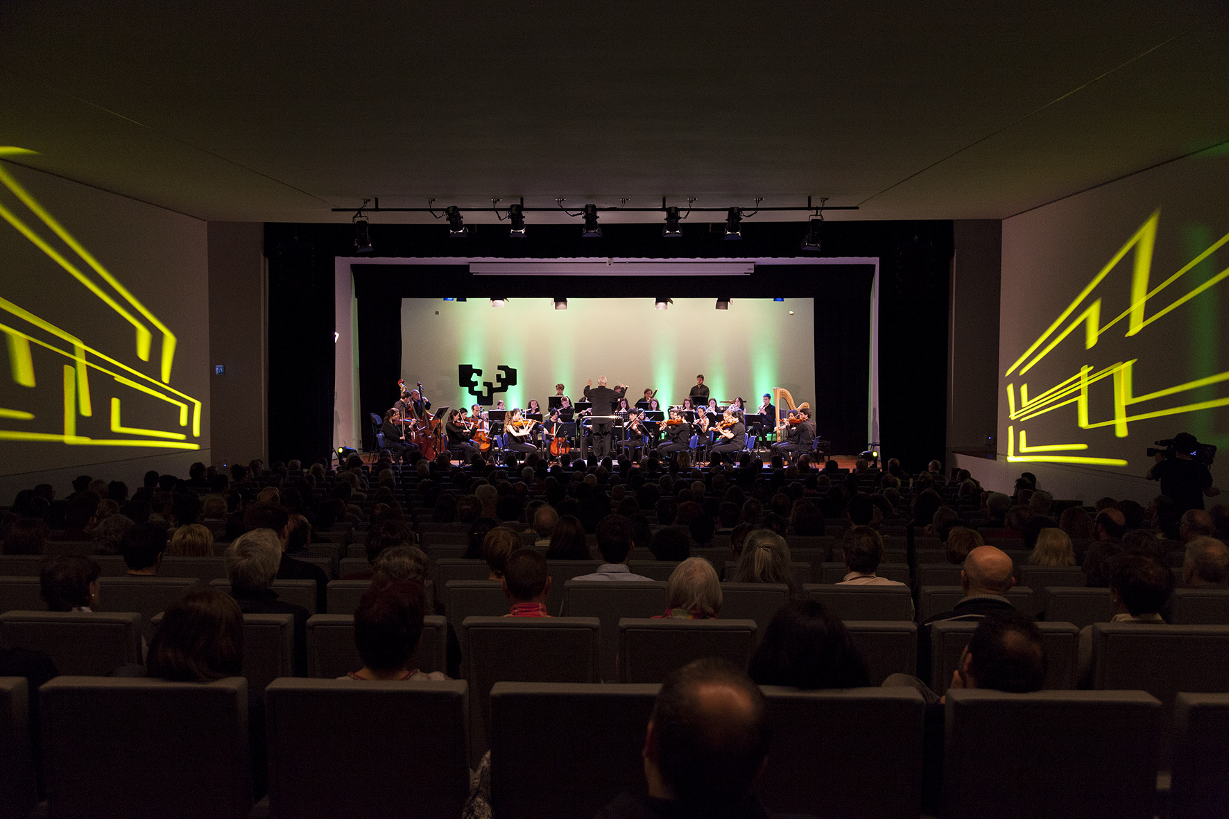 EHUorkestra Sinfonikoak bere historiako lehen kontzertua eman du