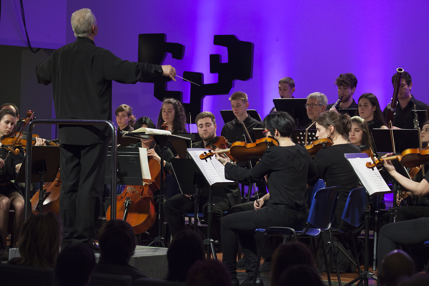 EHUorkestra Sinfonikoak bere historiako lehen kontzertua eman du