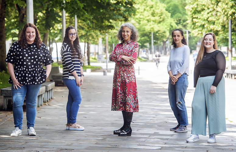 Ezkerretik eskuinera: Alba Campmany, Olivia Fernández, Rakel Oion, Edurne Aranguren eta Karla Alvarez