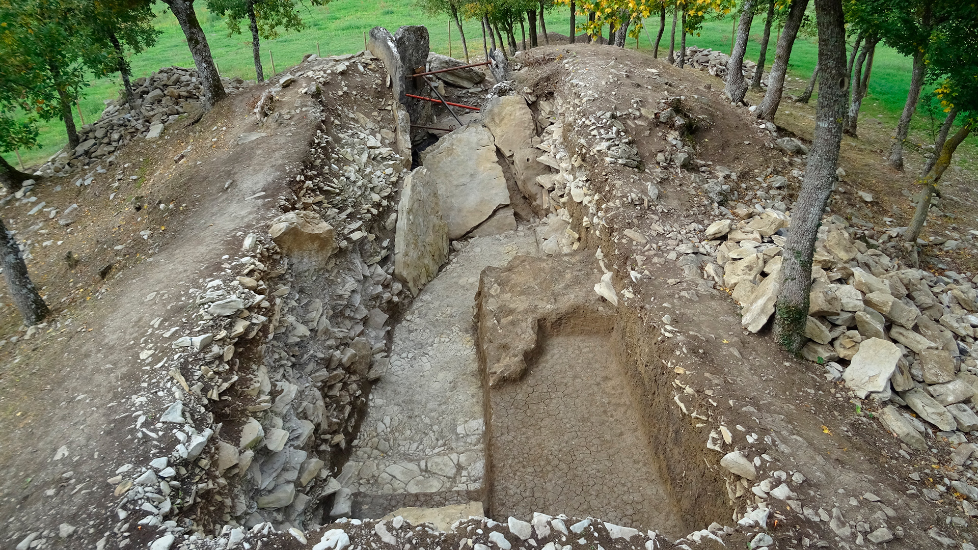 Dolmen de San Sebastián Sur al final de la excavación.