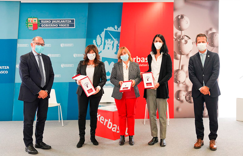 Adolfo Morais, Miren Cajaraville, Malu Martínez-Chantar, Paola Ferrario y Jokin Bildarratz. Foto: Ikerbasque.