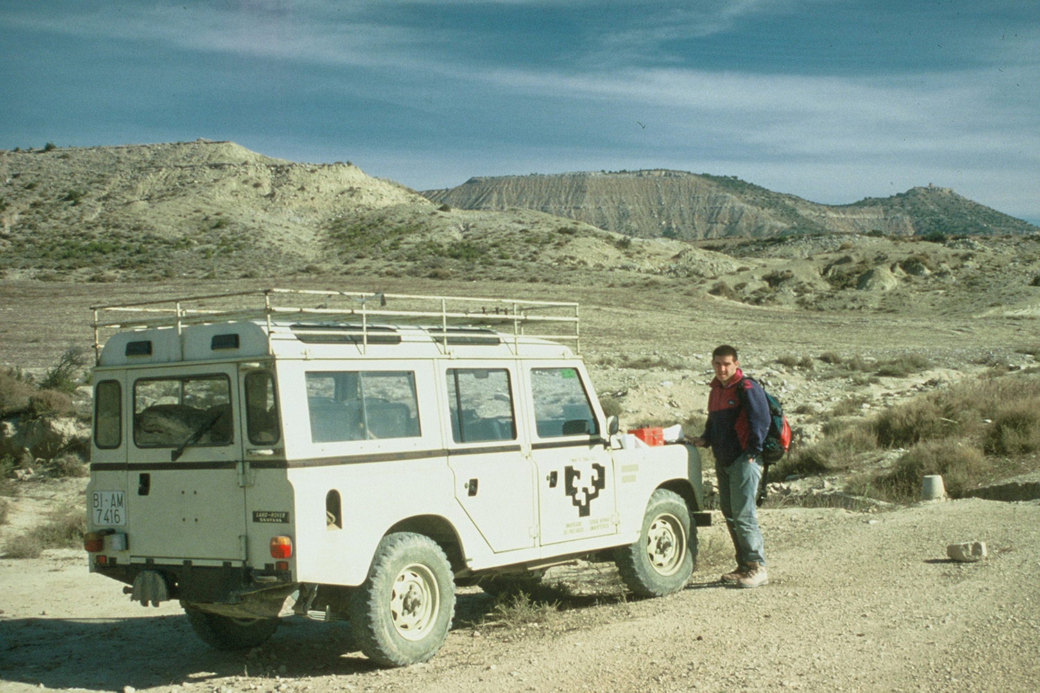 Xabier Murelaga, en una de sus primeras campañas de muestreo en Bardenas, en el año 1995. Foto: Humberto Astibia