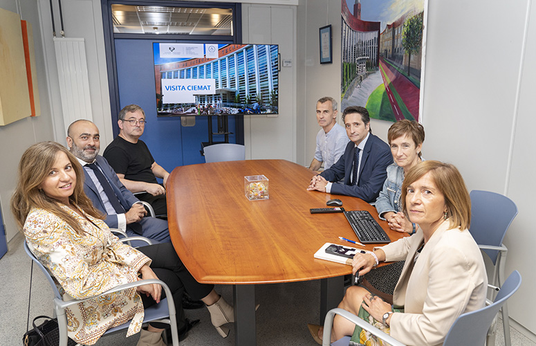 Imagen de la reunión con los representantes del CIEMAT